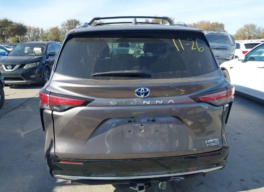 Photo 17 of 2022 Toyota Sienna LIMITED (VIN 5TDZRKEC0NS092324)
