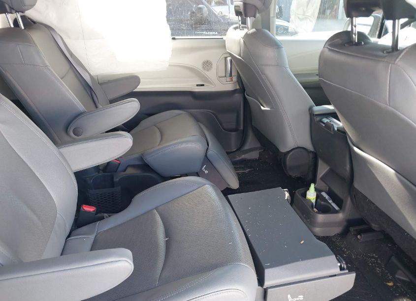 Photo 8 of 2022 Toyota Sienna LIMITED (VIN 5TDZRKEC0NS092324)