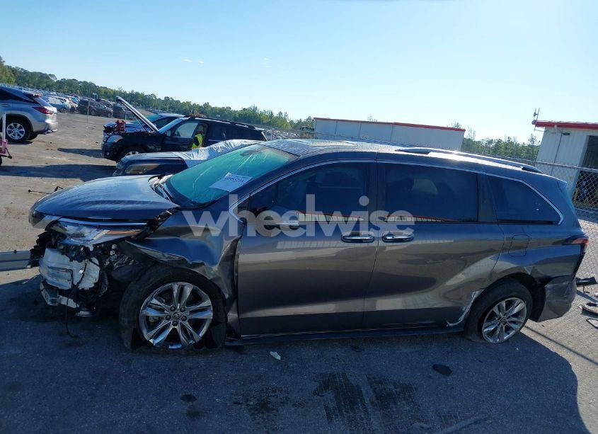 Photo 14 of 2023 Toyota Sienna LIMITED (VIN 5TDZRKEC2PS153417)