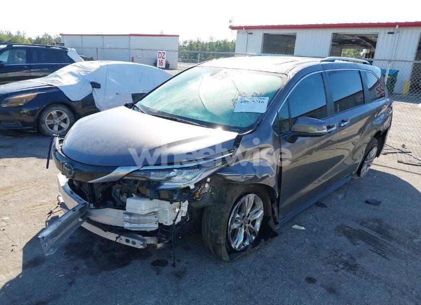 Photo 2 of 2023 Toyota Sienna LIMITED (VIN 5TDZRKEC2PS153417)