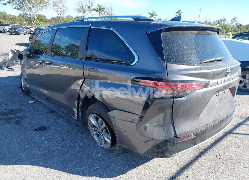 Photo 3 of 2023 Toyota Sienna LIMITED (VIN 5TDZRKEC2PS153417)