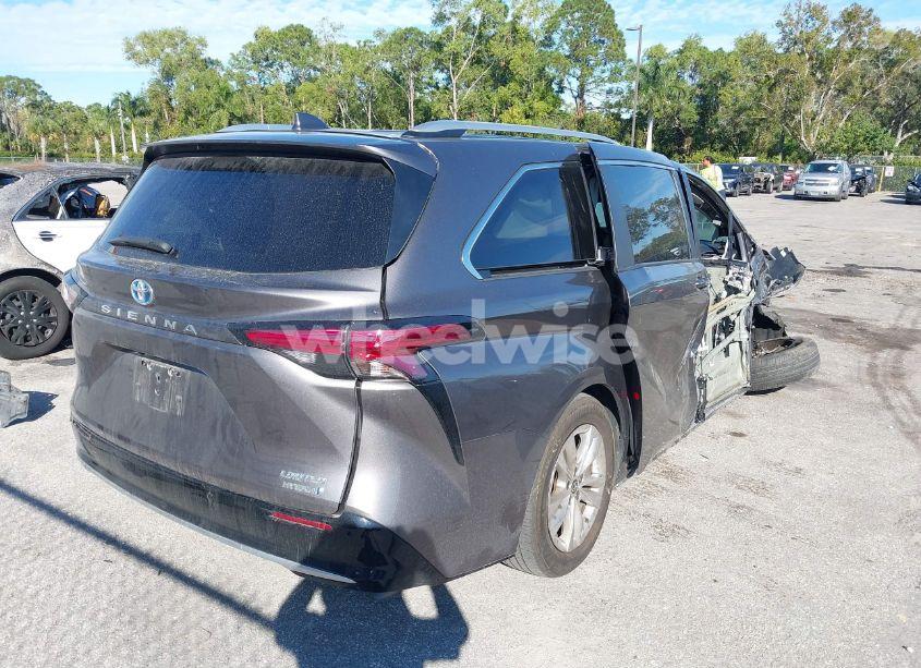 Photo 4 of 2023 Toyota Sienna LIMITED (VIN 5TDZRKEC2PS153417)