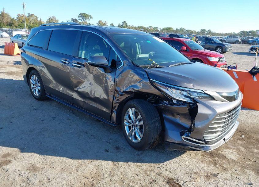 2023 Toyota Sienna LIMITED (VIN 5TDZRKEC2PS170864) main photo