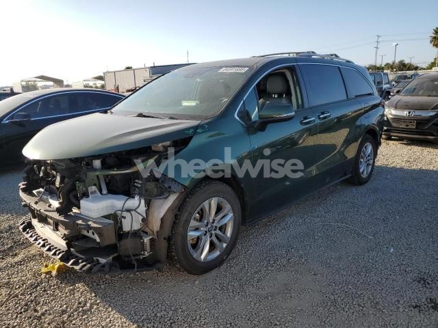 Photo 2 of 2022 TOYOTA SIENNA LIMITED (VIN 5TDZRKEC3NS081320)