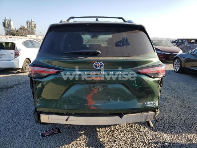 Photo 5 of 2022 TOYOTA SIENNA LIMITED (VIN 5TDZRKEC3NS081320)