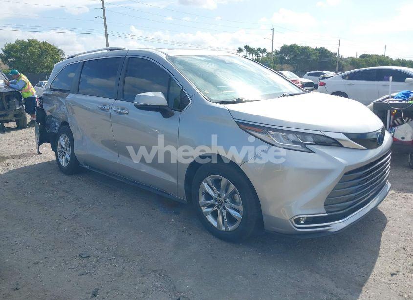 2022 Toyota Sienna LIMITED (VIN 5TDZRKEC3NS083956) main photo