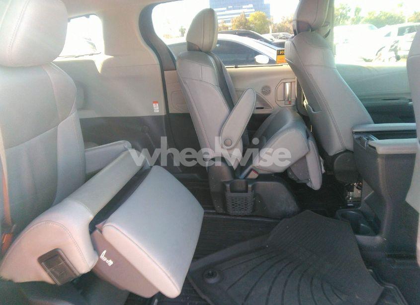 Photo 8 of 2022 Toyota Sienna LIMITED (VIN 5TDZRKEC5NS095817)