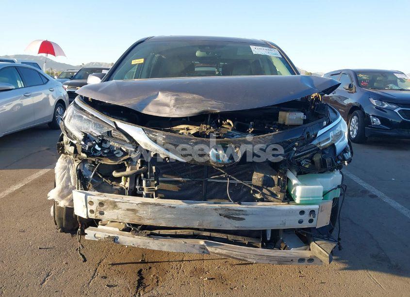 Photo 6 of 2021 Toyota Sienna LIMITED (VIN 5TDZRKEC6MS041151)