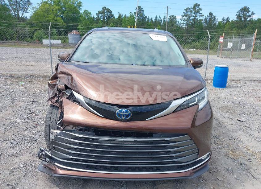 Photo 12 of 2021 Toyota Sienna LIMITED (VIN 5TDZRKEC7MS001242)
