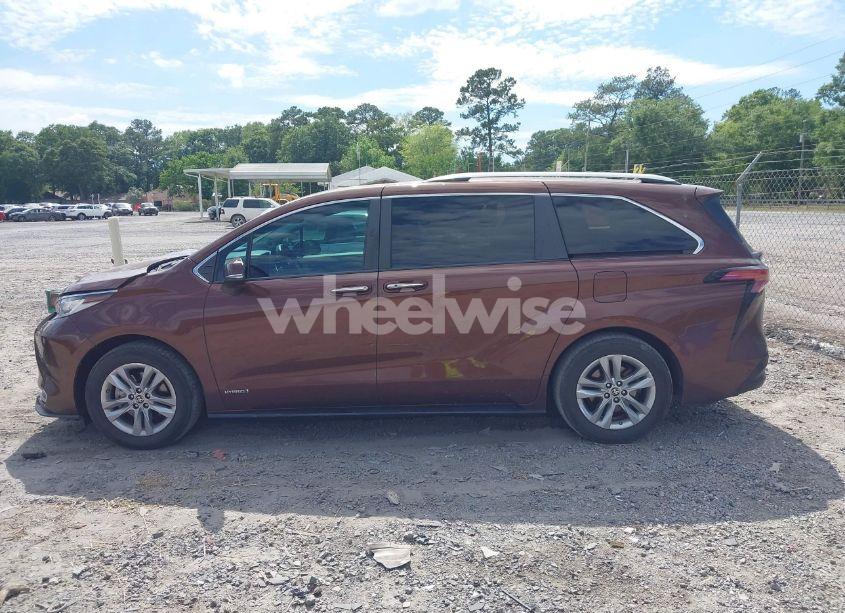 Photo 14 of 2021 Toyota Sienna LIMITED (VIN 5TDZRKEC7MS001242)