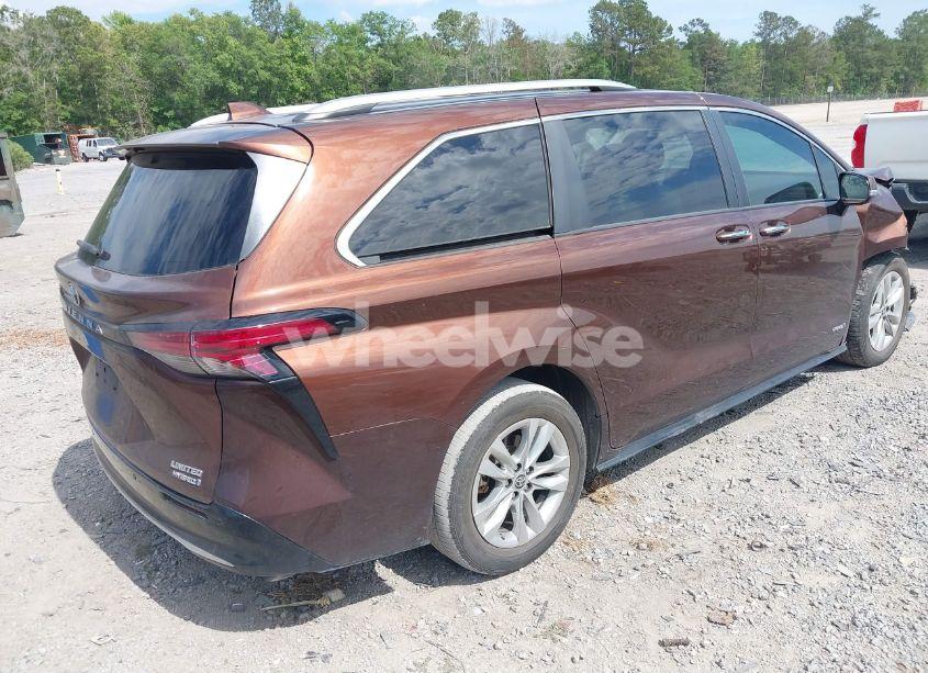 Photo 4 of 2021 Toyota Sienna LIMITED (VIN 5TDZRKEC7MS001242)