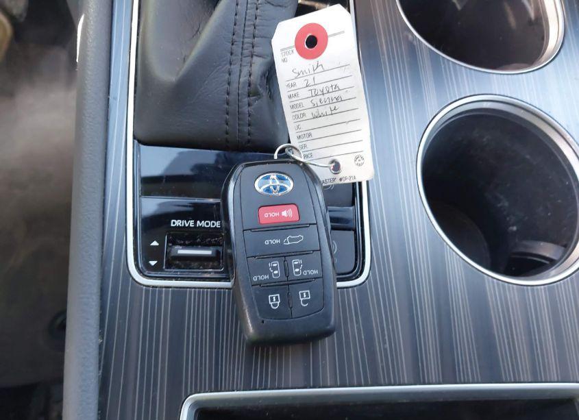 Photo 11 of 2021 Toyota Sienna LIMITED (VIN 5TDZRKEC7MS038159)