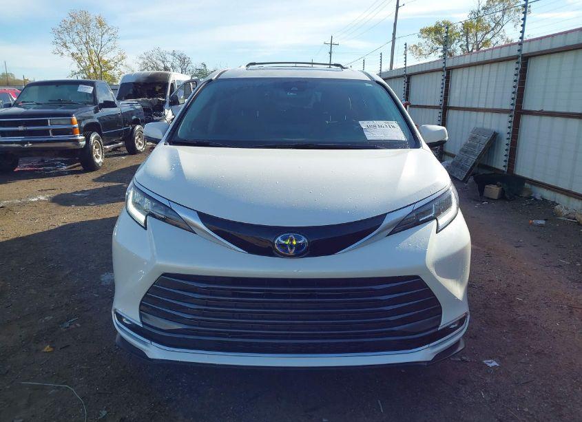 Photo 12 of 2021 Toyota Sienna LIMITED (VIN 5TDZRKEC7MS038159)