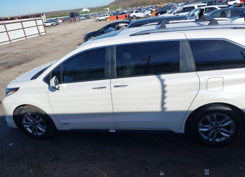 Photo 14 of 2021 Toyota Sienna LIMITED (VIN 5TDZRKEC7MS038159)