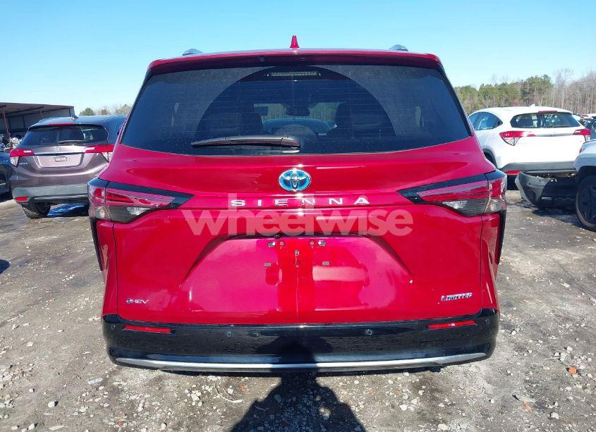 Photo 17 of 2025 Toyota Sienna LIMITED (VIN 5TDZRKEC8SS229392)