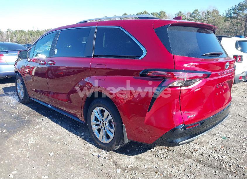 Photo 3 of 2025 Toyota Sienna LIMITED (VIN 5TDZRKEC8SS229392)