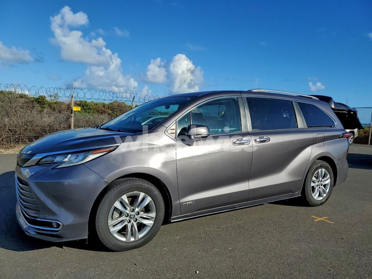 2021 TOYOTA SIENNA LIMITED (VIN 5TDZRKEC9MS031181) main photo