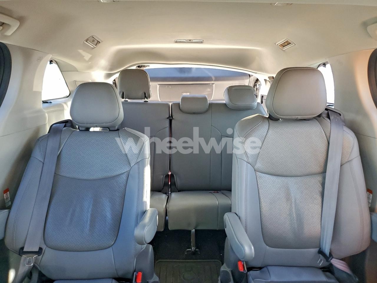 Photo 10 of 2021 TOYOTA SIENNA LIMITED (VIN 5TDZRKEC9MS031181)