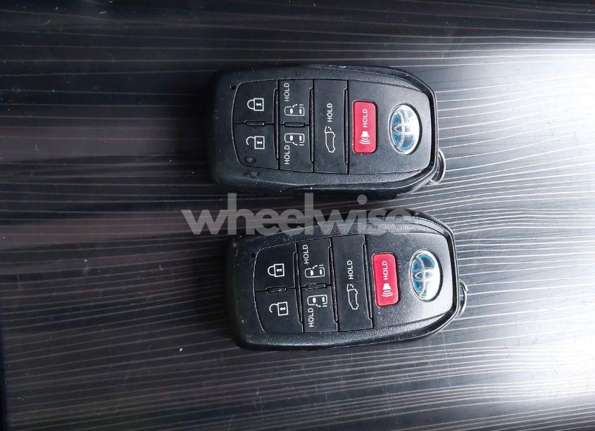 Photo 11 of 2022 Toyota Sienna LIMITED (VIN 5TDZRKECXNS075255)