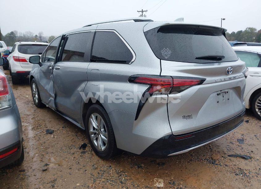 Photo 3 of 2022 Toyota Sienna LIMITED (VIN 5TDZRKECXNS075255)