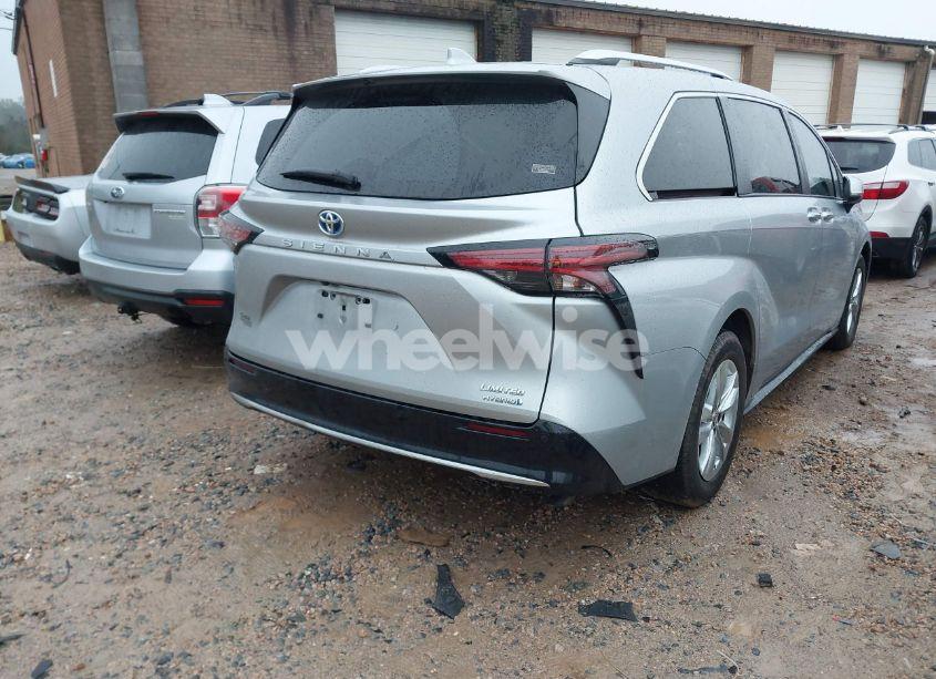 Photo 4 of 2022 Toyota Sienna LIMITED (VIN 5TDZRKECXNS075255)