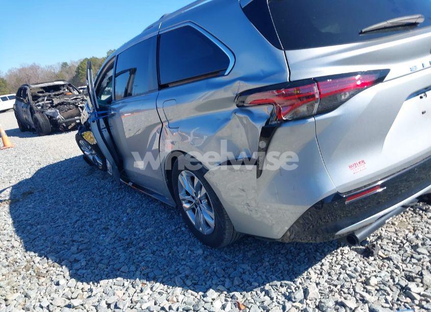 Photo 19 of 2022 Toyota Sienna LIMITED (VIN 5TDZRKECXNS136443)