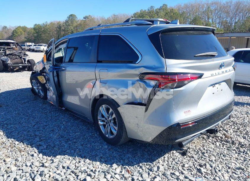 Photo 3 of 2022 Toyota Sienna LIMITED (VIN 5TDZRKECXNS136443)