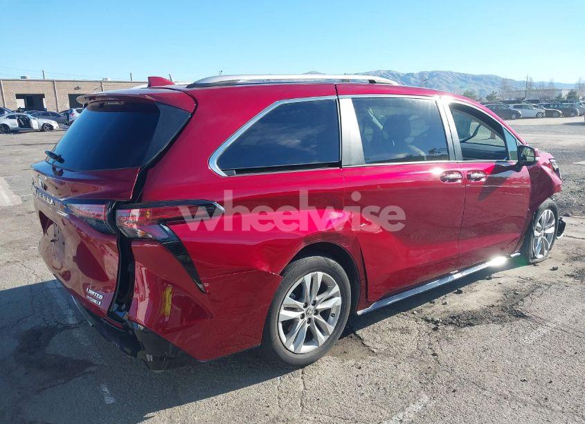 Photo 4 of 2022 Toyota Sienna LIMITED (VIN 5TDZSKFC2NS073051)