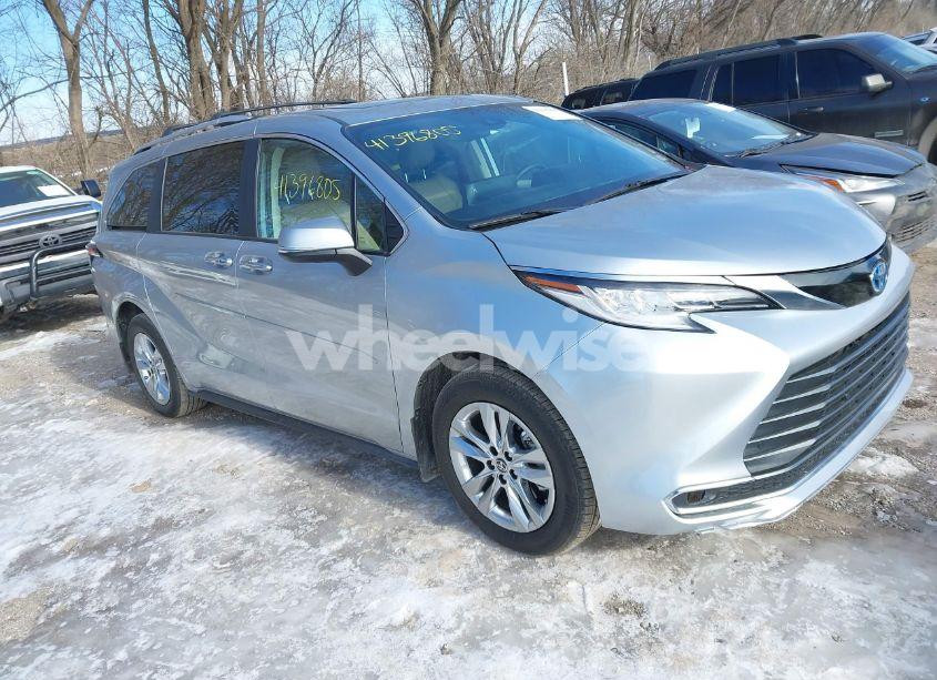 2023 Toyota Sienna LIMITED (VIN 5TDZSKFC2PS104317) main photo
