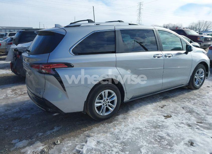 Photo 4 of 2023 Toyota Sienna LIMITED (VIN 5TDZSKFC2PS104317)