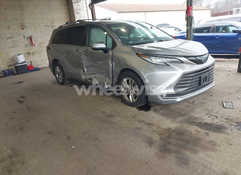 2022 Toyota Sienna LIMITED (VIN 5TDZSKFC4NS045056) main photo