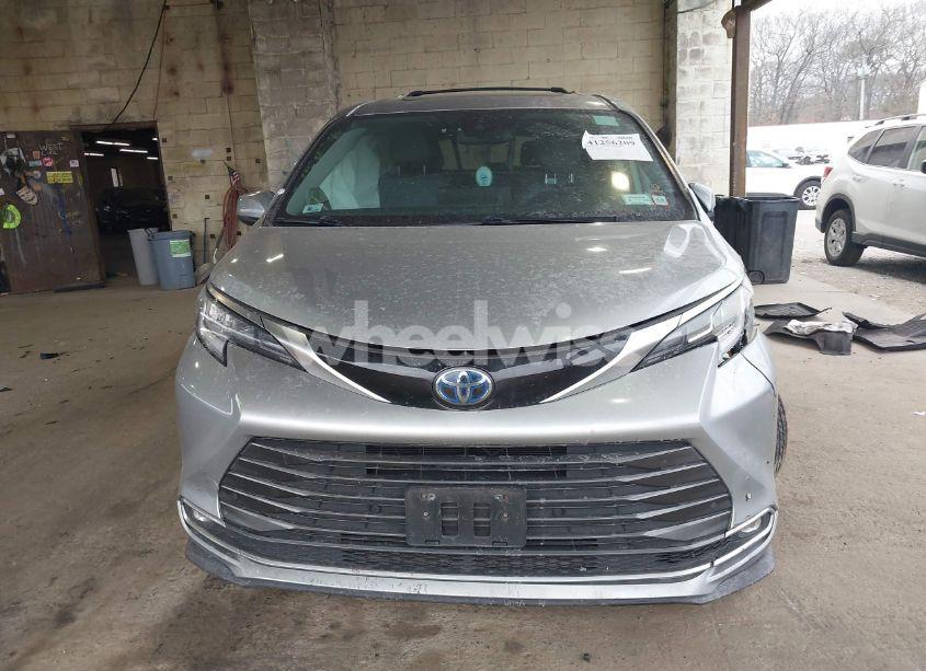 Photo 12 of 2022 Toyota Sienna LIMITED (VIN 5TDZSKFC4NS045056)