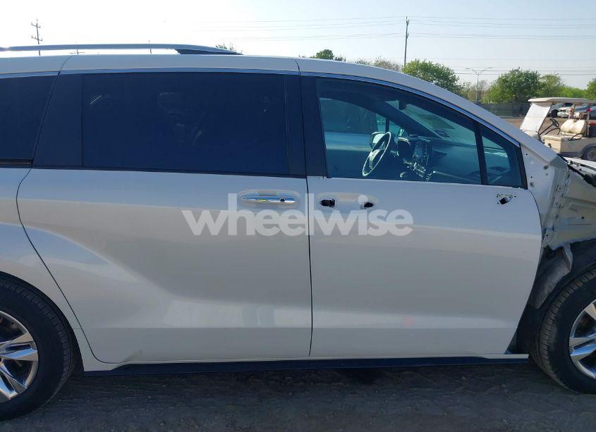 Photo 14 of 2021 Toyota Sienna LIMITED (VIN 5TDZSKFC5MS032668)