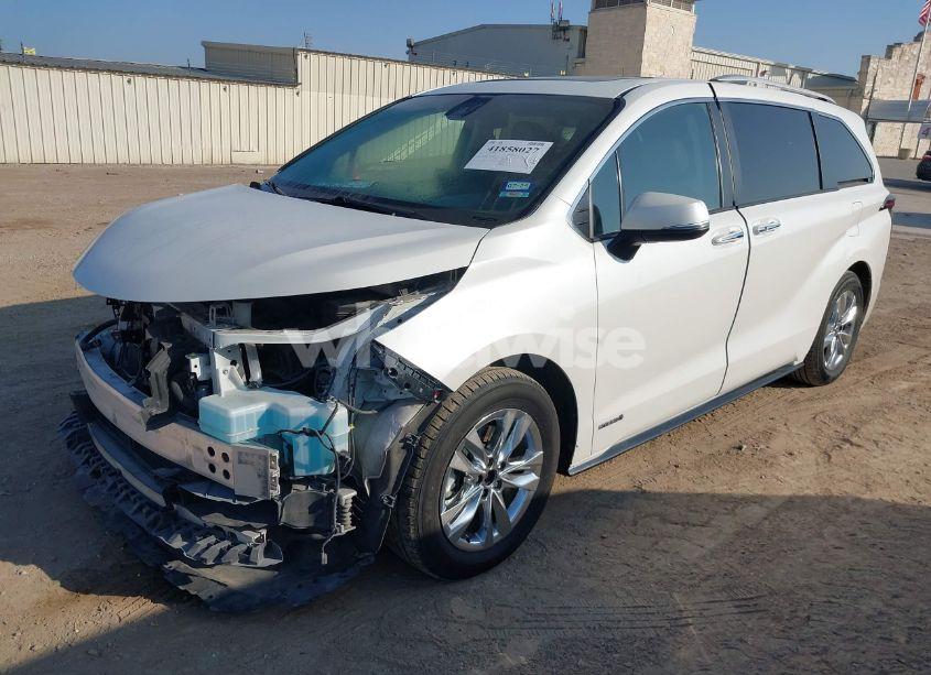 Photo 2 of 2021 Toyota Sienna LIMITED (VIN 5TDZSKFC5MS032668)