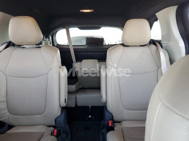 Photo 5 of 2023 TOYOTA SIENNA LIMITED (VIN 5TDZSKFC6PS107995)