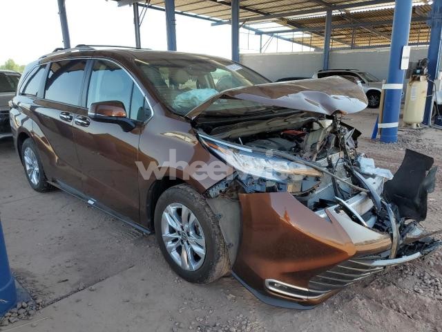 Photo 7 of 2023 TOYOTA SIENNA LIMITED (VIN 5TDZSKFC6PS107995)