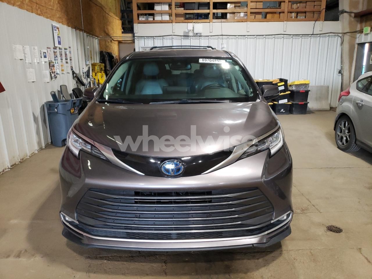 Photo 5 of 2021 TOYOTA SIENNA LIMITED (VIN 5TDZSKFC7MS023132)