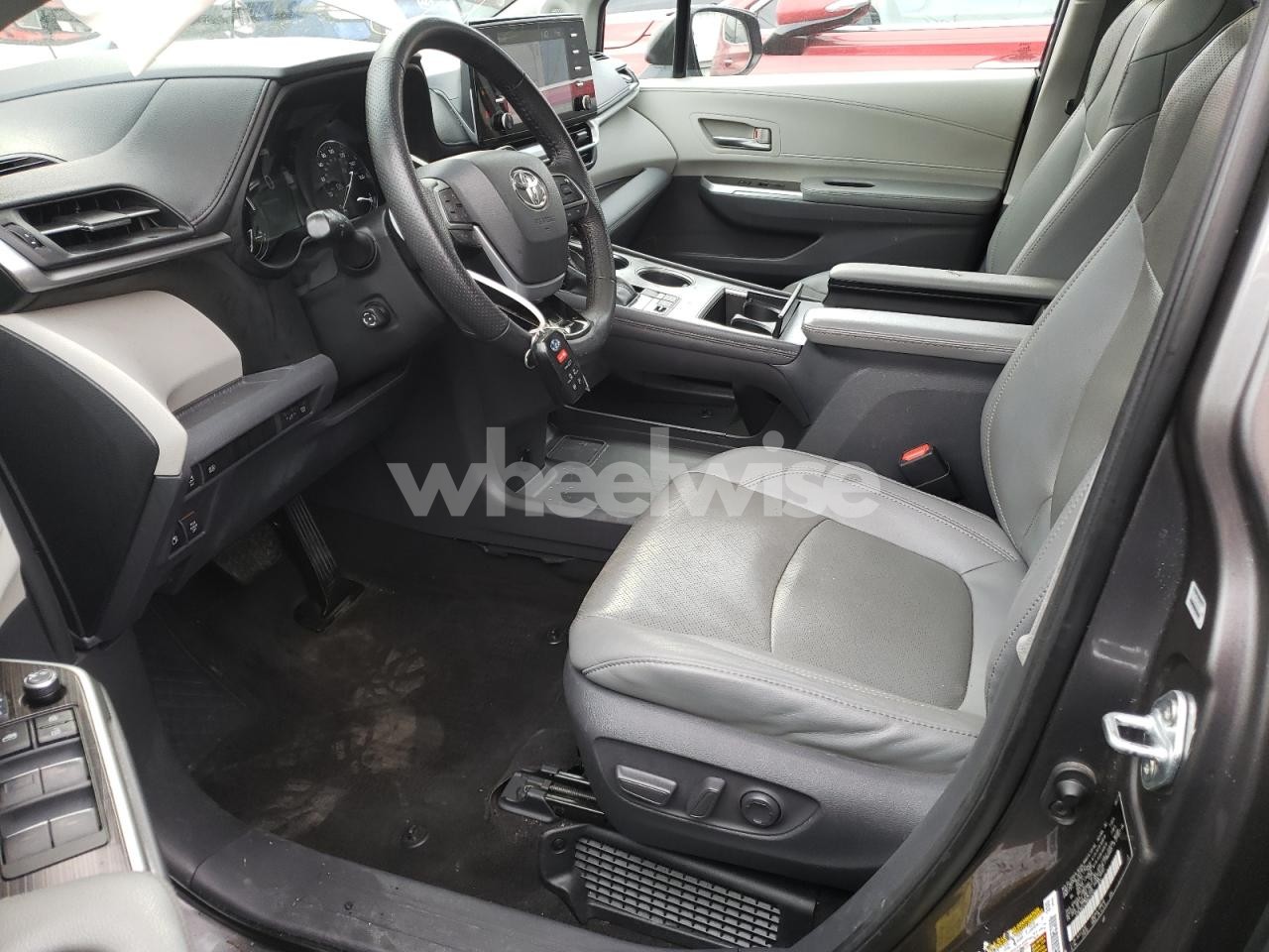 Photo 7 of 2021 TOYOTA SIENNA LIMITED (VIN 5TDZSKFC7MS023132)