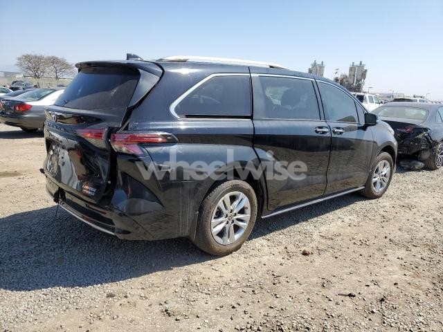 Photo 13 of 2023 TOYOTA SIENNA LIMITED (VIN 5TDZSKFC7PS090348)