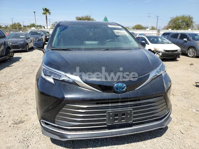 Photo 5 of 2023 TOYOTA SIENNA LIMITED (VIN 5TDZSKFC7PS090348)