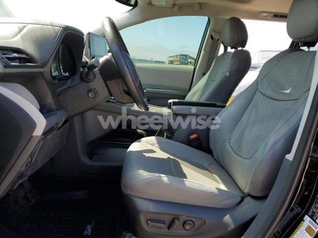 Photo 9 of 2023 TOYOTA SIENNA LIMITED (VIN 5TDZSKFC7PS090348)