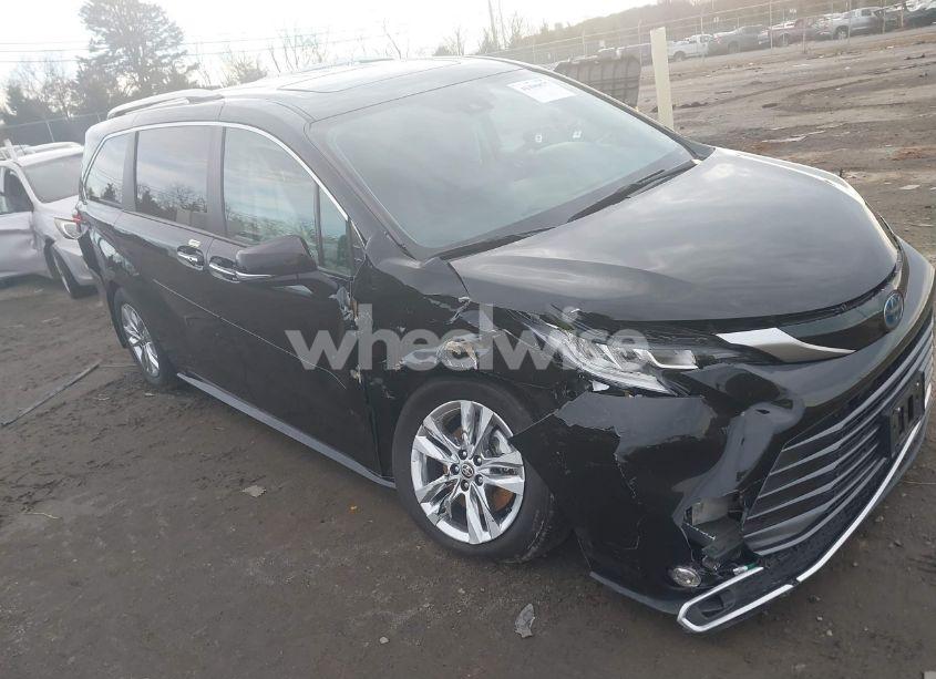 2023 Toyota Sienna LIMITED (VIN 5TDZSKFC8PS103575) main photo