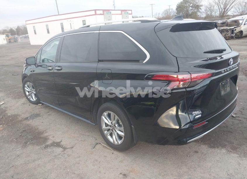 Photo 3 of 2023 Toyota Sienna LIMITED (VIN 5TDZSKFC8PS103575)