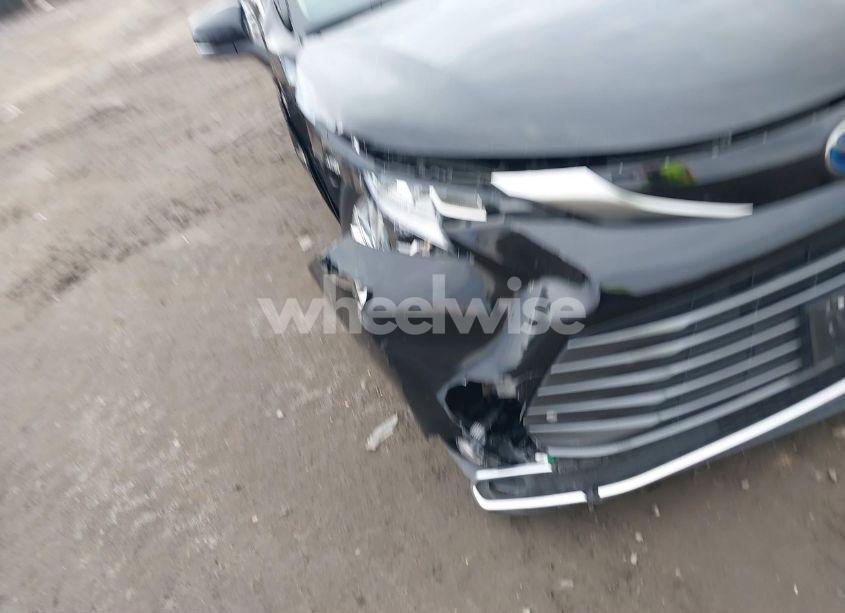 Photo 6 of 2023 Toyota Sienna LIMITED (VIN 5TDZSKFC8PS103575)