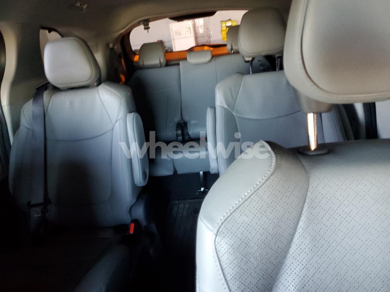 Photo 10 of 2022 TOYOTA SIENNA LIMITED (VIN 5TDZSKFCXNS072259)