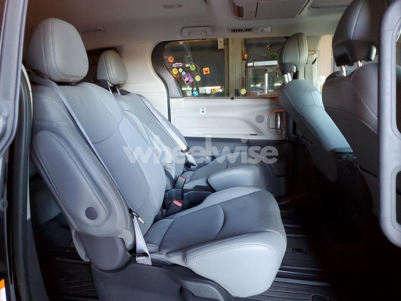 Photo 11 of 2022 TOYOTA SIENNA LIMITED (VIN 5TDZSKFCXNS072259)