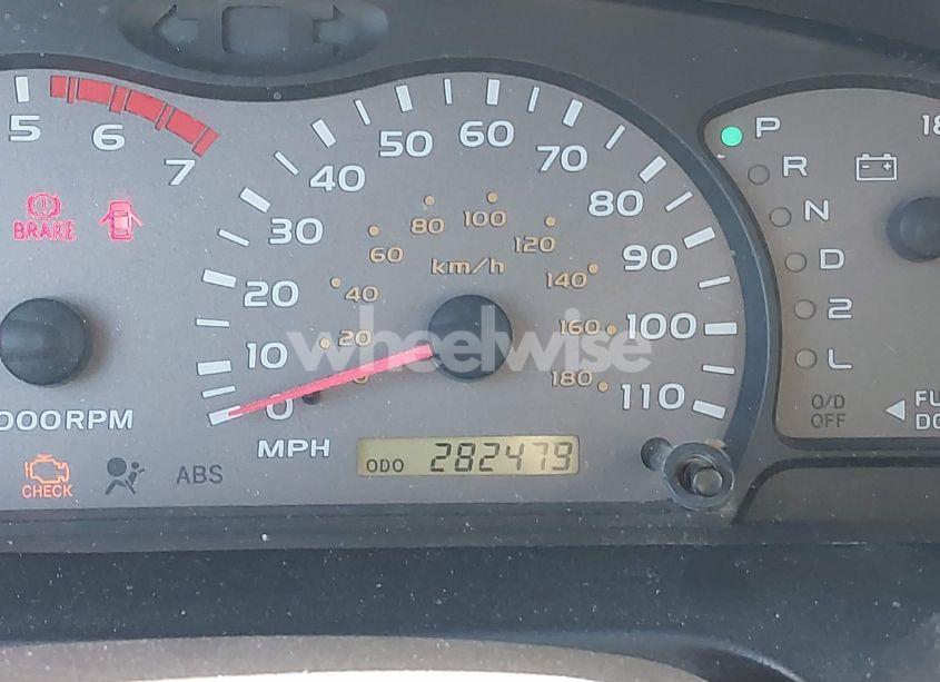 Photo 15 of 2001 Toyota Sequoia SR5 V8 (VIN 5TDZT34A01S024302)