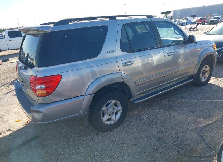 Photo 4 of 2002 Toyota Sequoia SR5 V8 (VIN 5TDZT34A02S090592)
