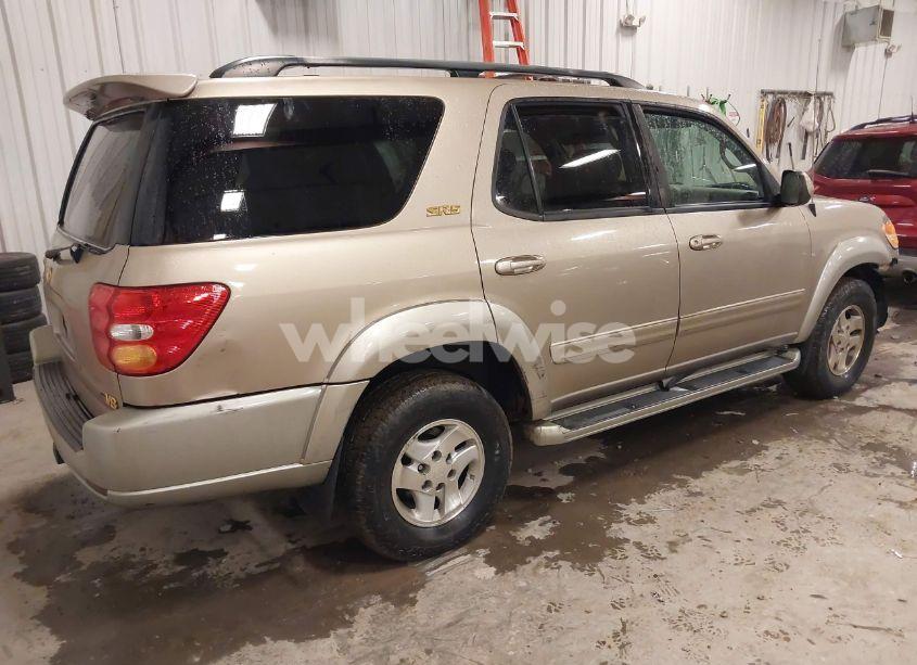 Photo 4 of 2003 Toyota Sequoia SR5 V8 (VIN 5TDZT34A03S188569)