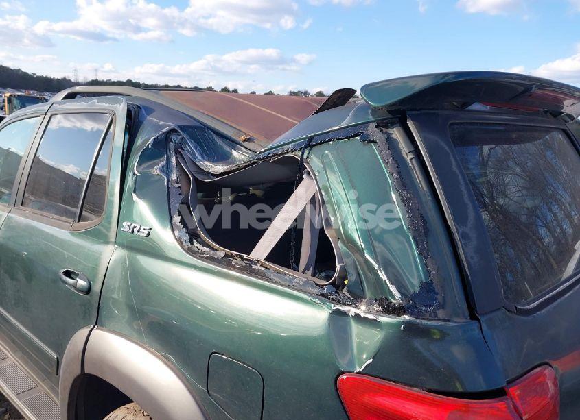 Photo 6 of 2004 Toyota Sequoia SR5 V8 (VIN 5TDZT34A04S207073)